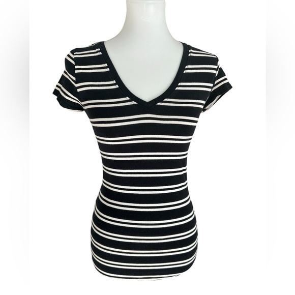 Wet seal striped V-neck T-shirt - Picture 1 of 5